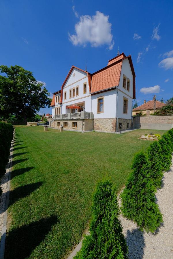 Lauber Villa Pécs Esterno foto