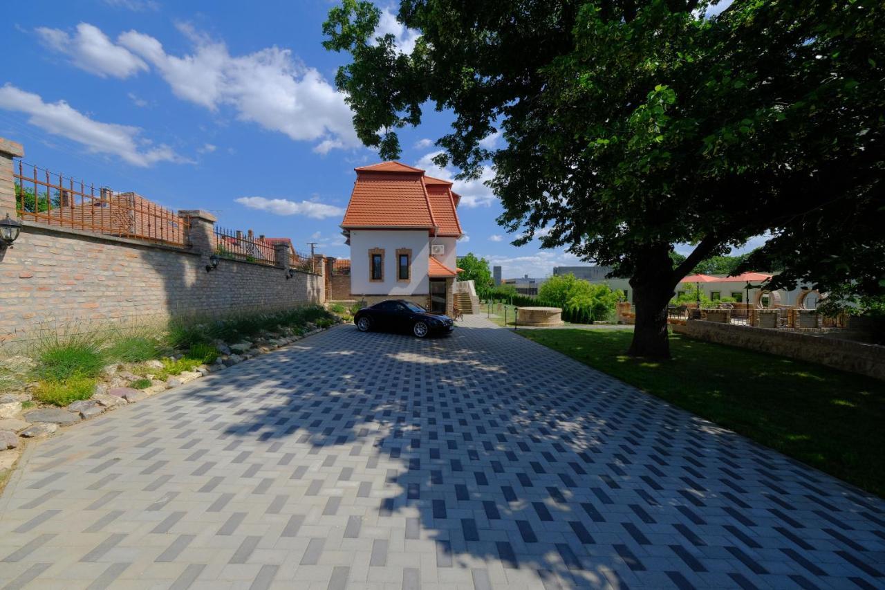 Lauber Villa Pécs Esterno foto