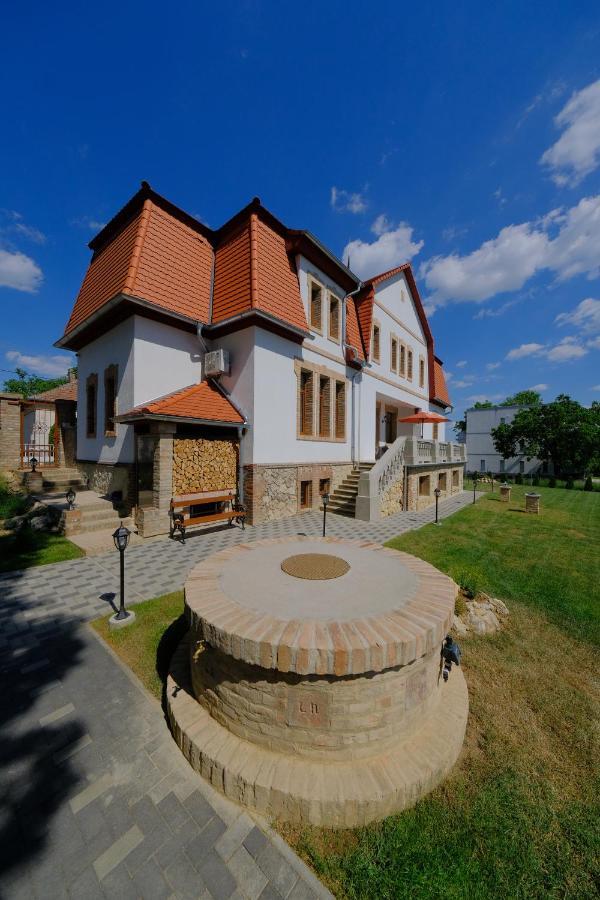 Lauber Villa Pécs Esterno foto