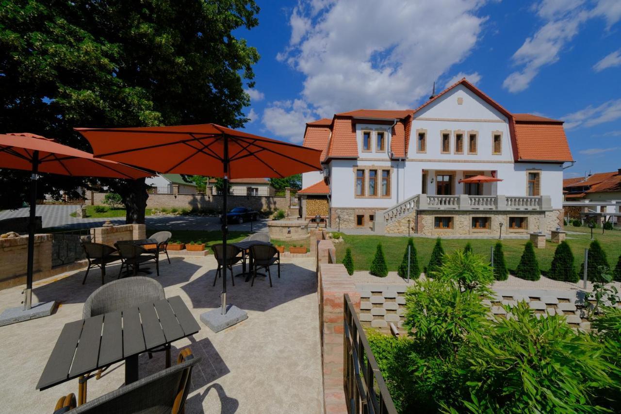 Lauber Villa Pécs Esterno foto