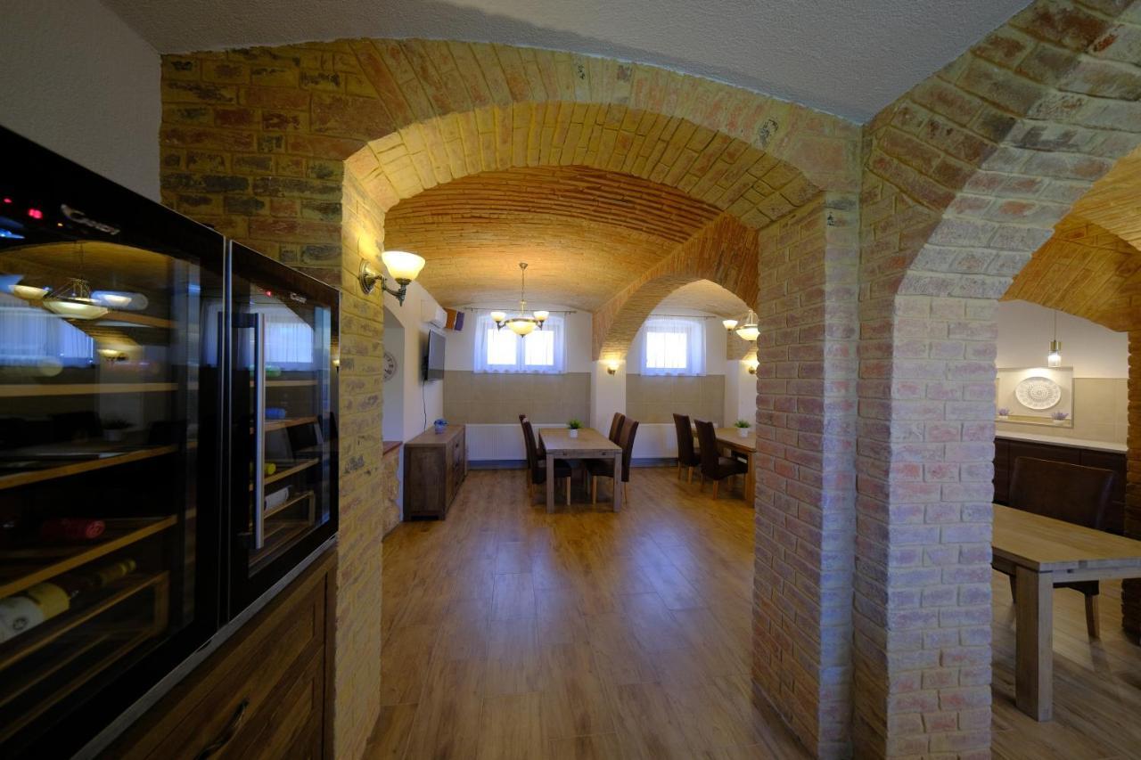 Lauber Villa Pécs Esterno foto