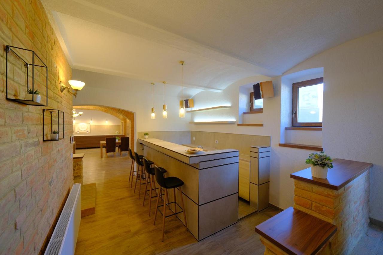 Lauber Villa Pécs Esterno foto